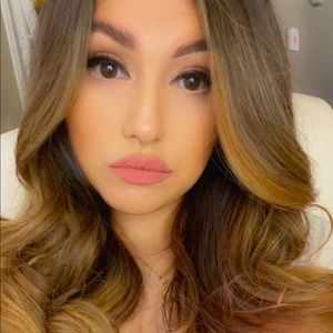 Meet your Posher, Naomi